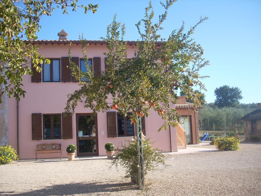 Agriturismo La Rosa Montefalco Villa Exterior photo