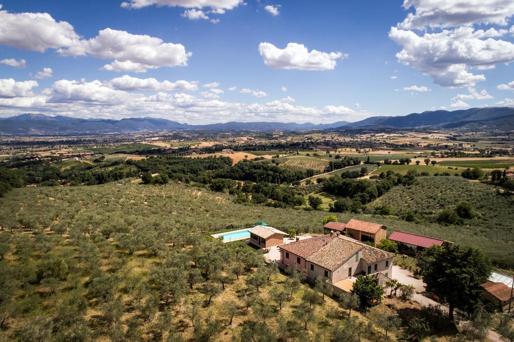 Agriturismo La Rosa Montefalco Villa Exterior photo