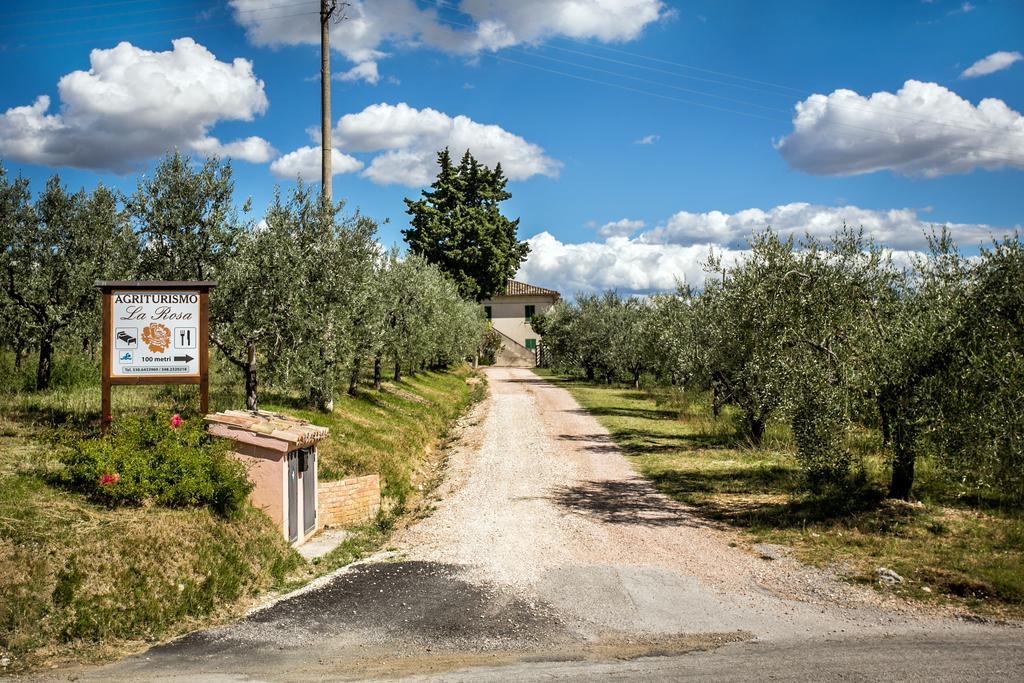 Agriturismo La Rosa Montefalco Villa Exterior photo